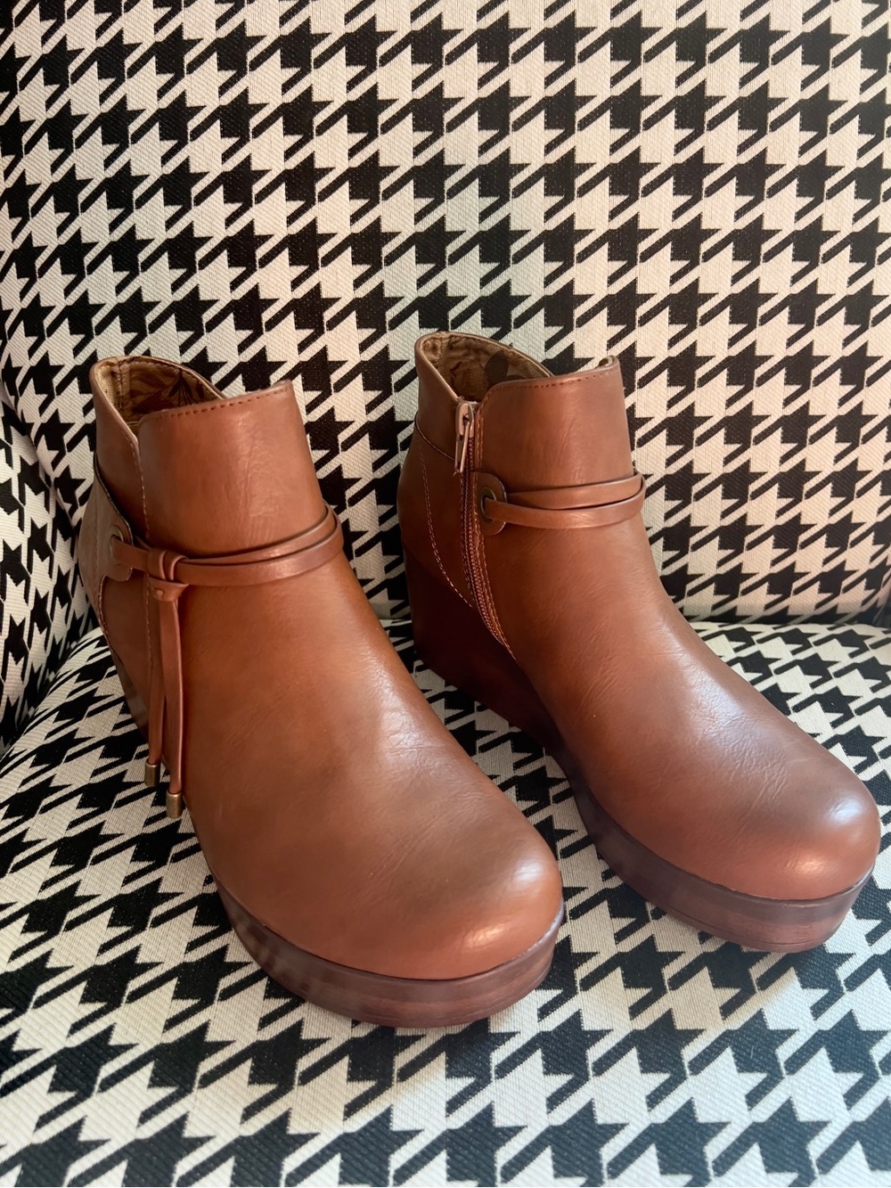 B.O.C. by Born‎ Leona Wedge Booties-Size 10